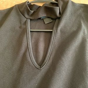 2 dresses, same style. One blk. One navy